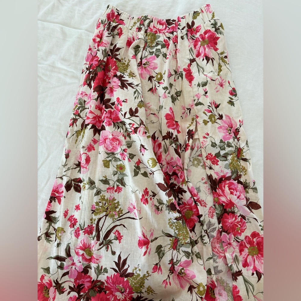 Abercombie & Fitch Midi skirt with slit